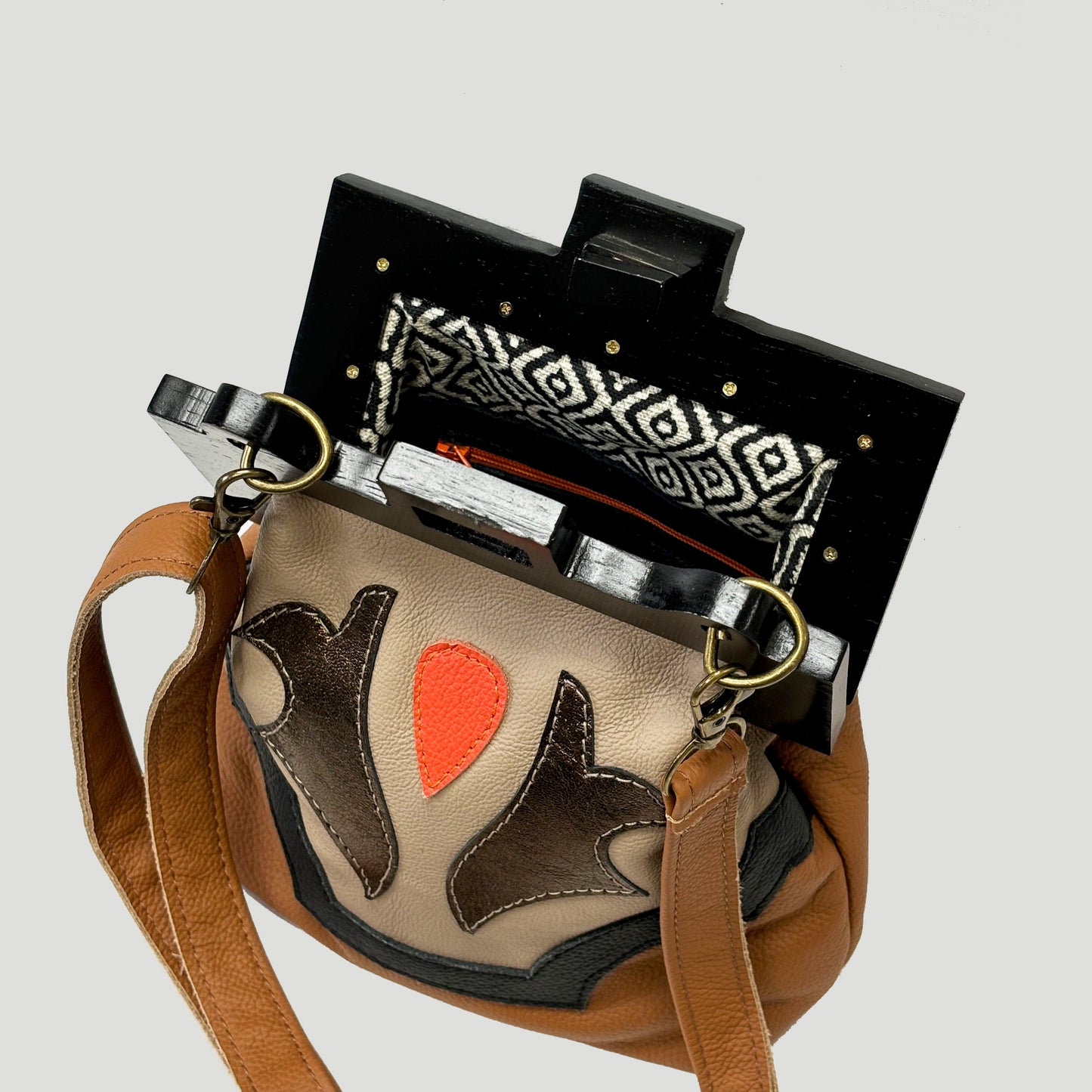 Small Wooden Frame Crossbody Purse / cognac, orange