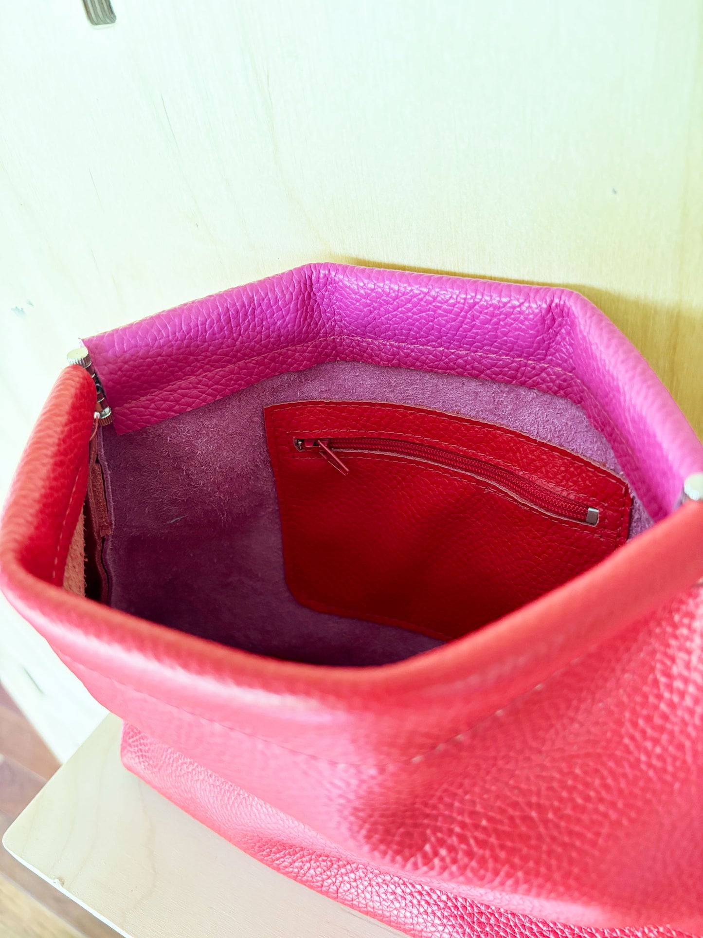 Bold 2 Tone Flex Frame Crossbody Purse /red