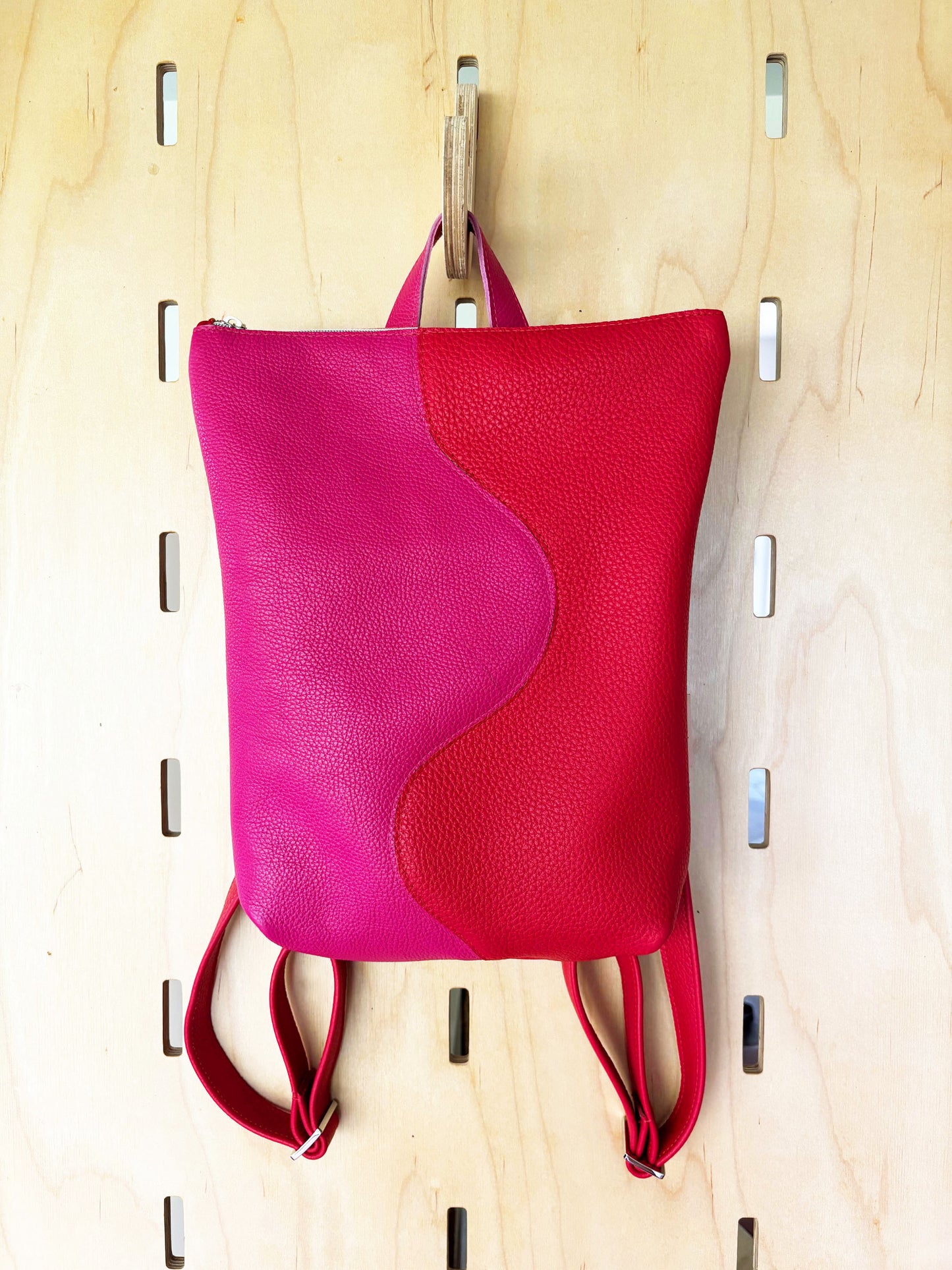 2-Tone convertible Wave Backpack, red/pink