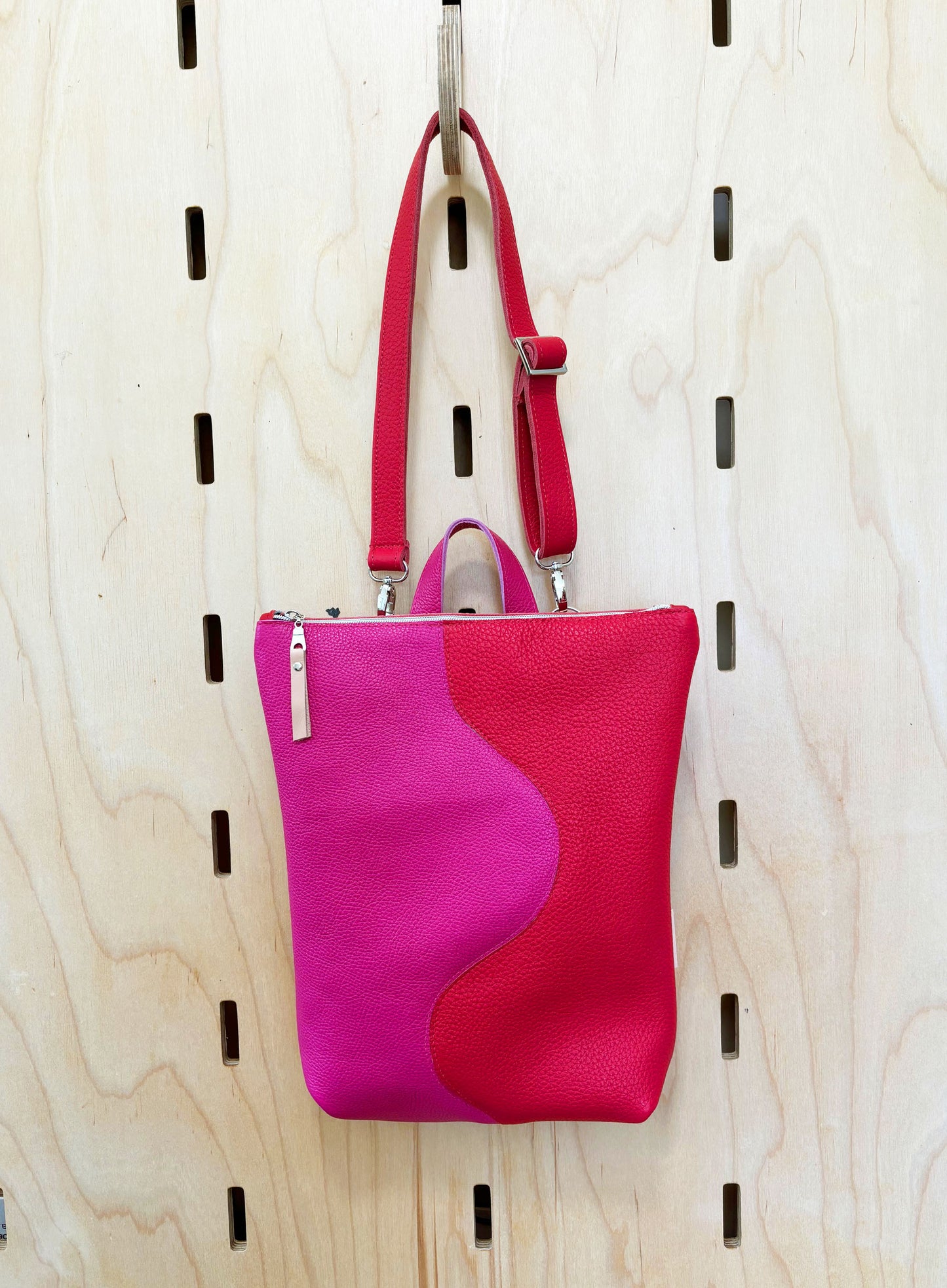 2-Tone convertible Wave Backpack, red/pink