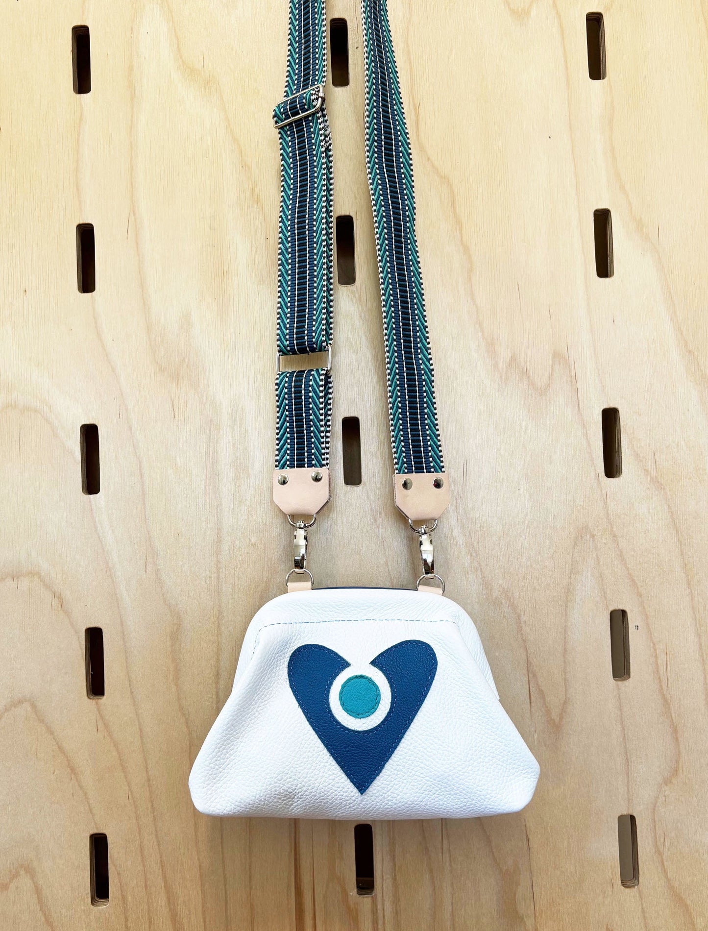 Mini Crossbody Clutch Purse white/blue