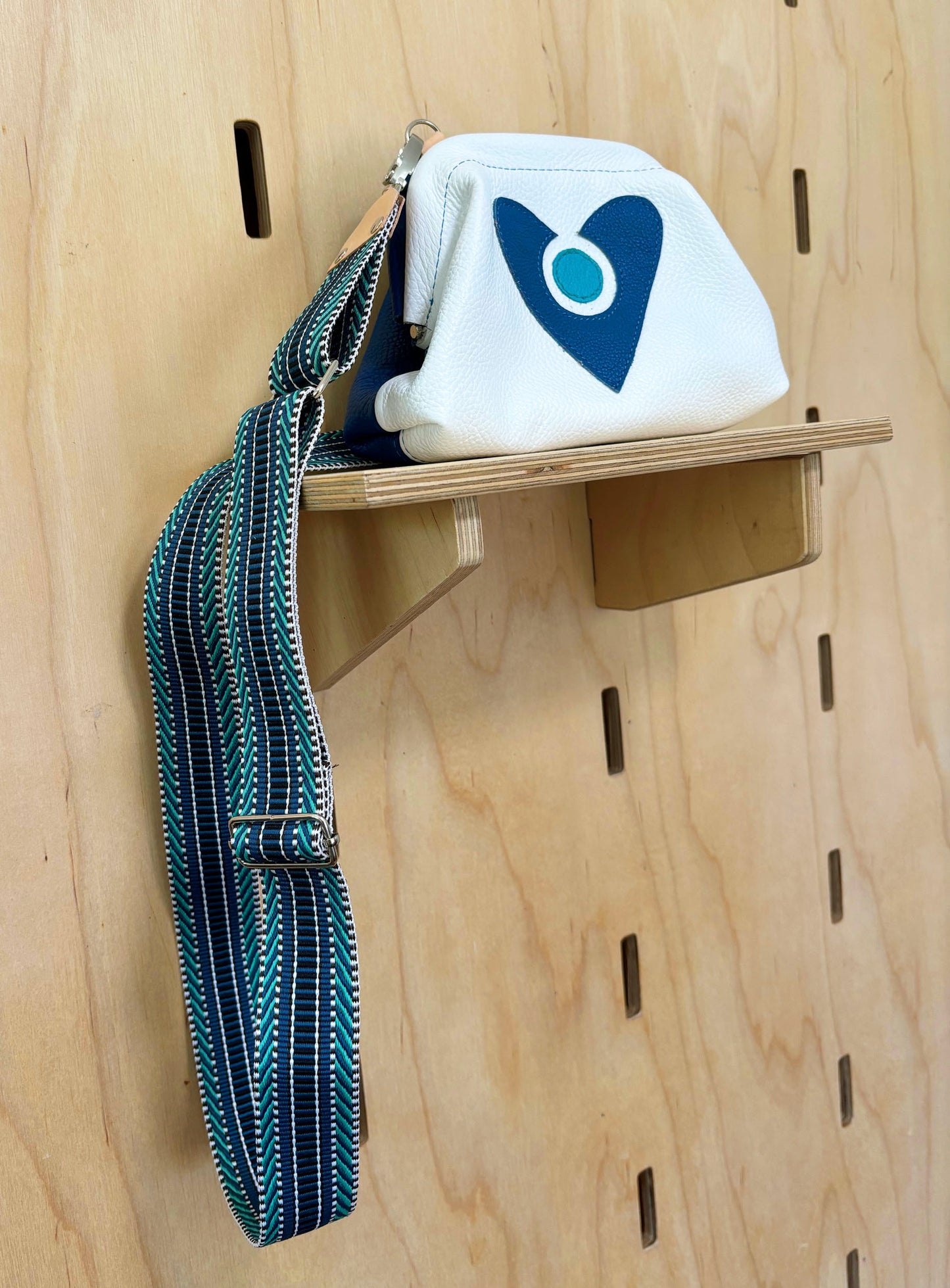 Mini Crossbody Clutch Purse white/blue