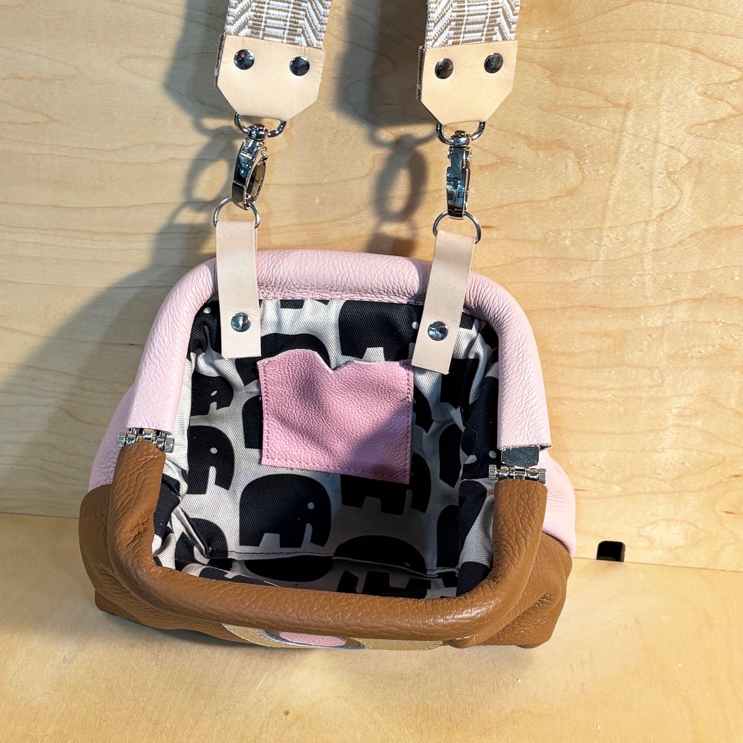 Mini Crossbody Clutch Purse brown/pink