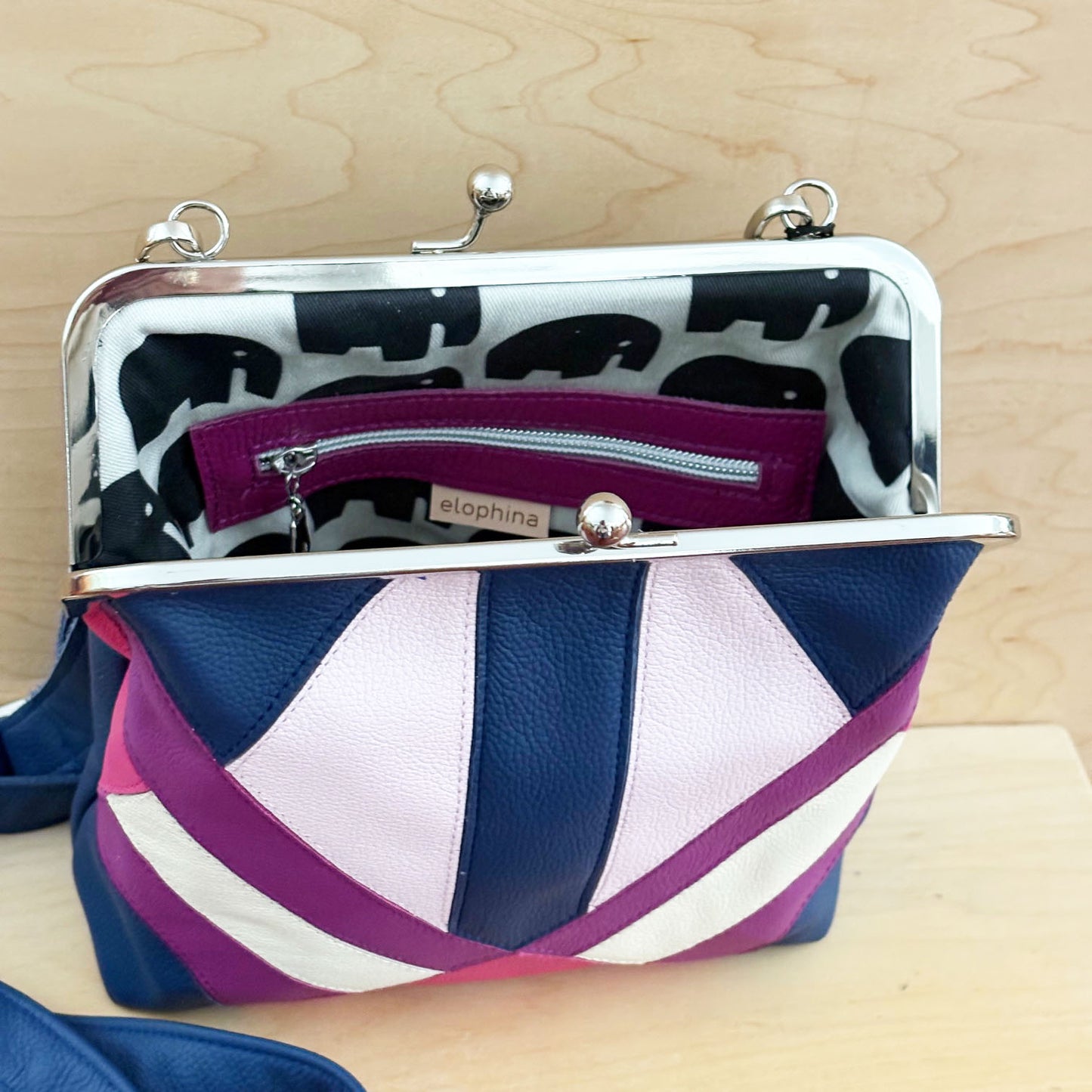 Marquetry Kisslock Crossbody Bag blue/magenta