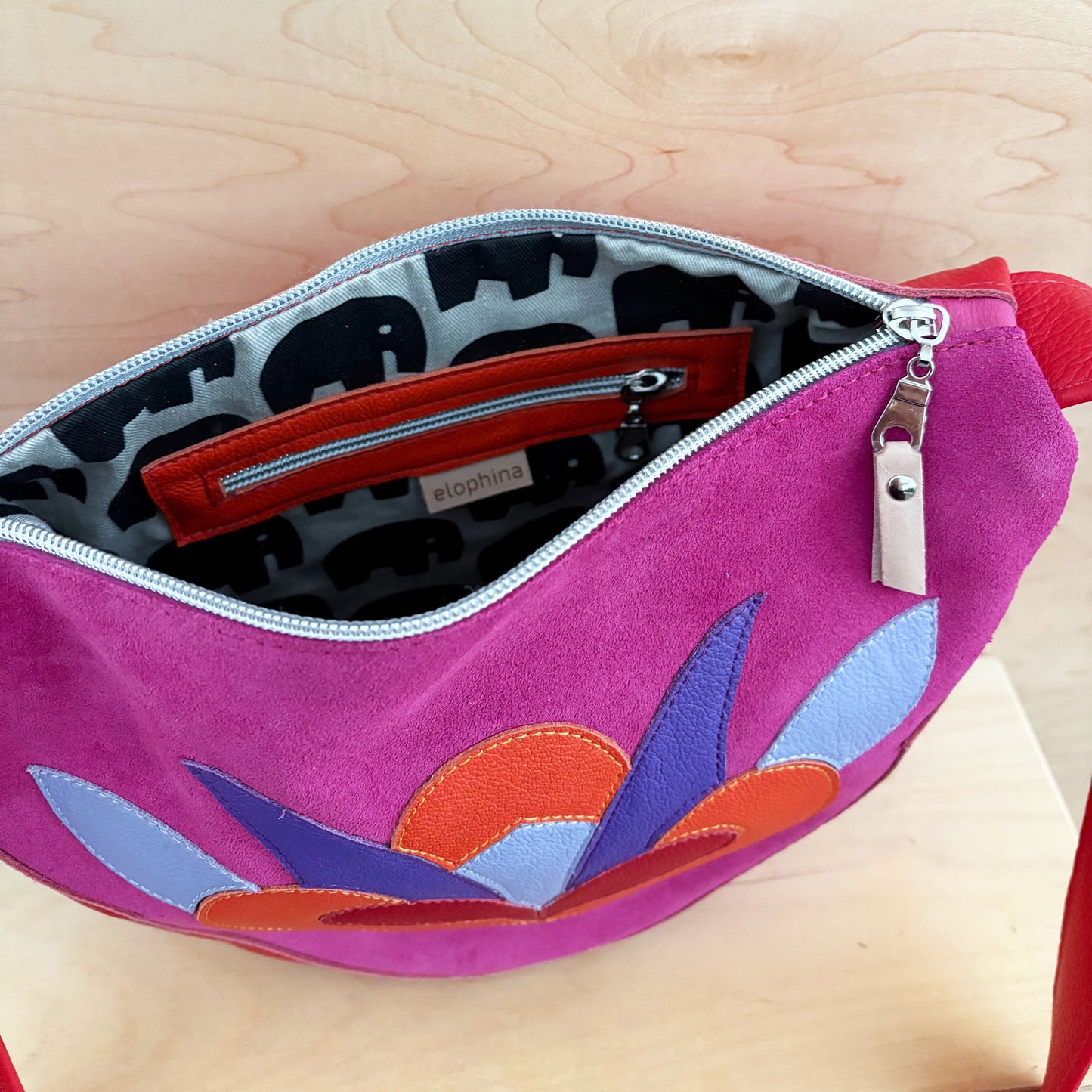 Lotus Crossbody / red