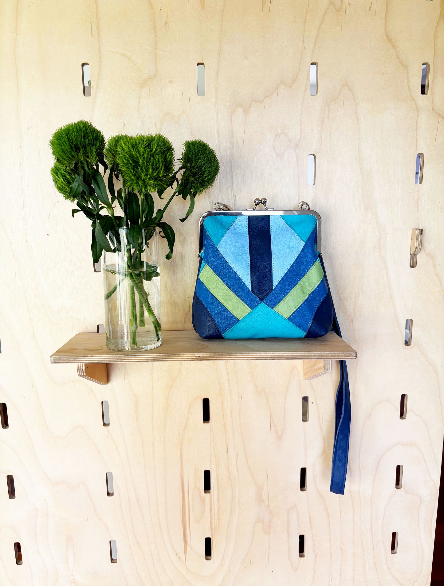 Marquetry Kisslock Crossbody navy/green/turquoise