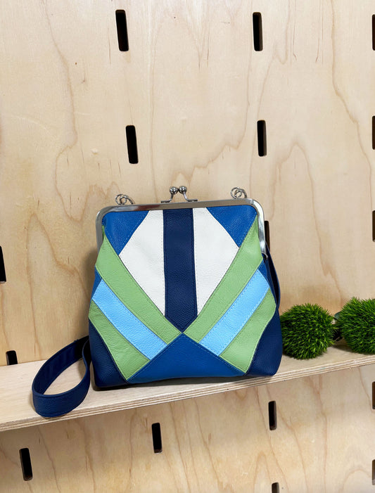 Marquetry Kisslock Crossbody navy/green/white