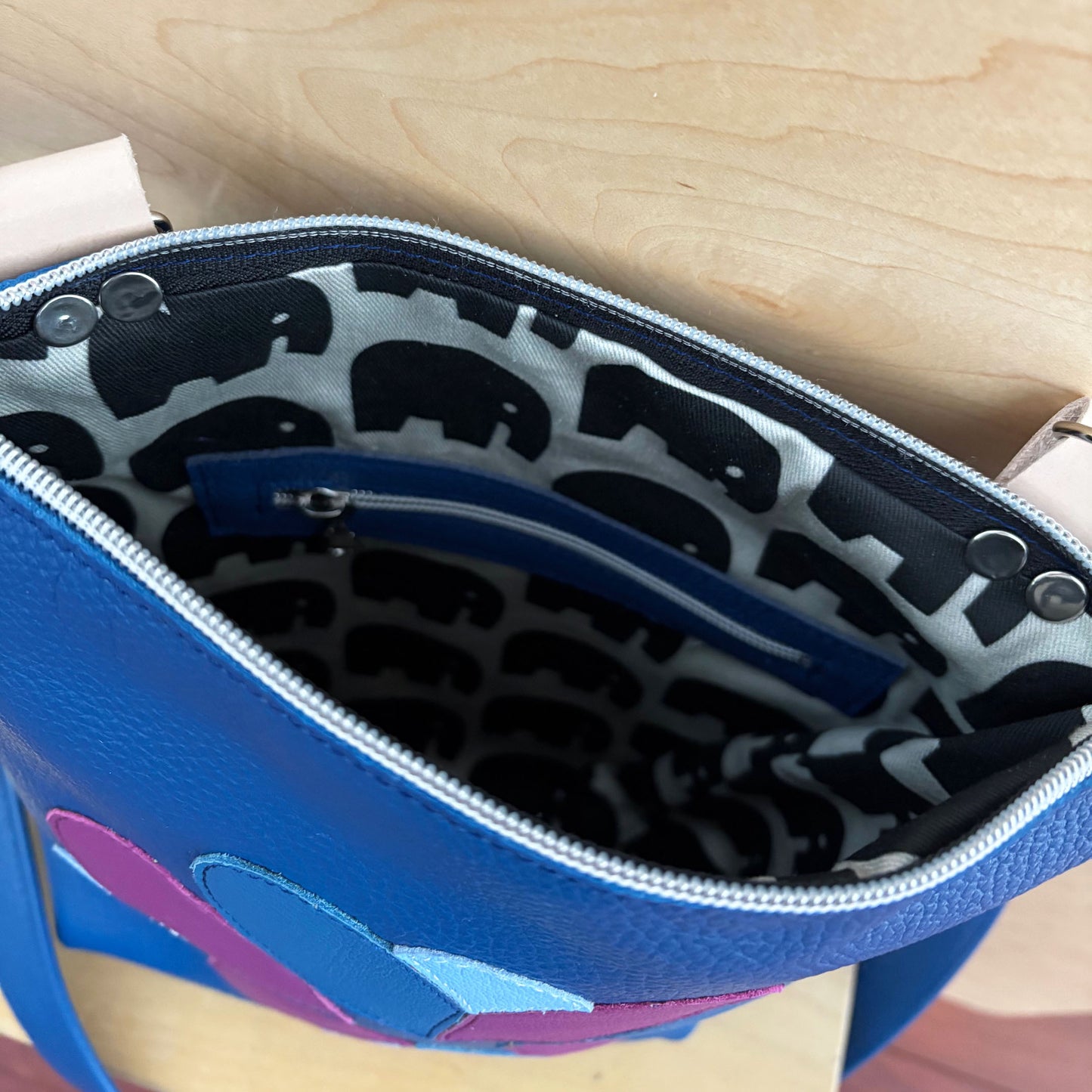 Abstract Applique Crossbody / blue