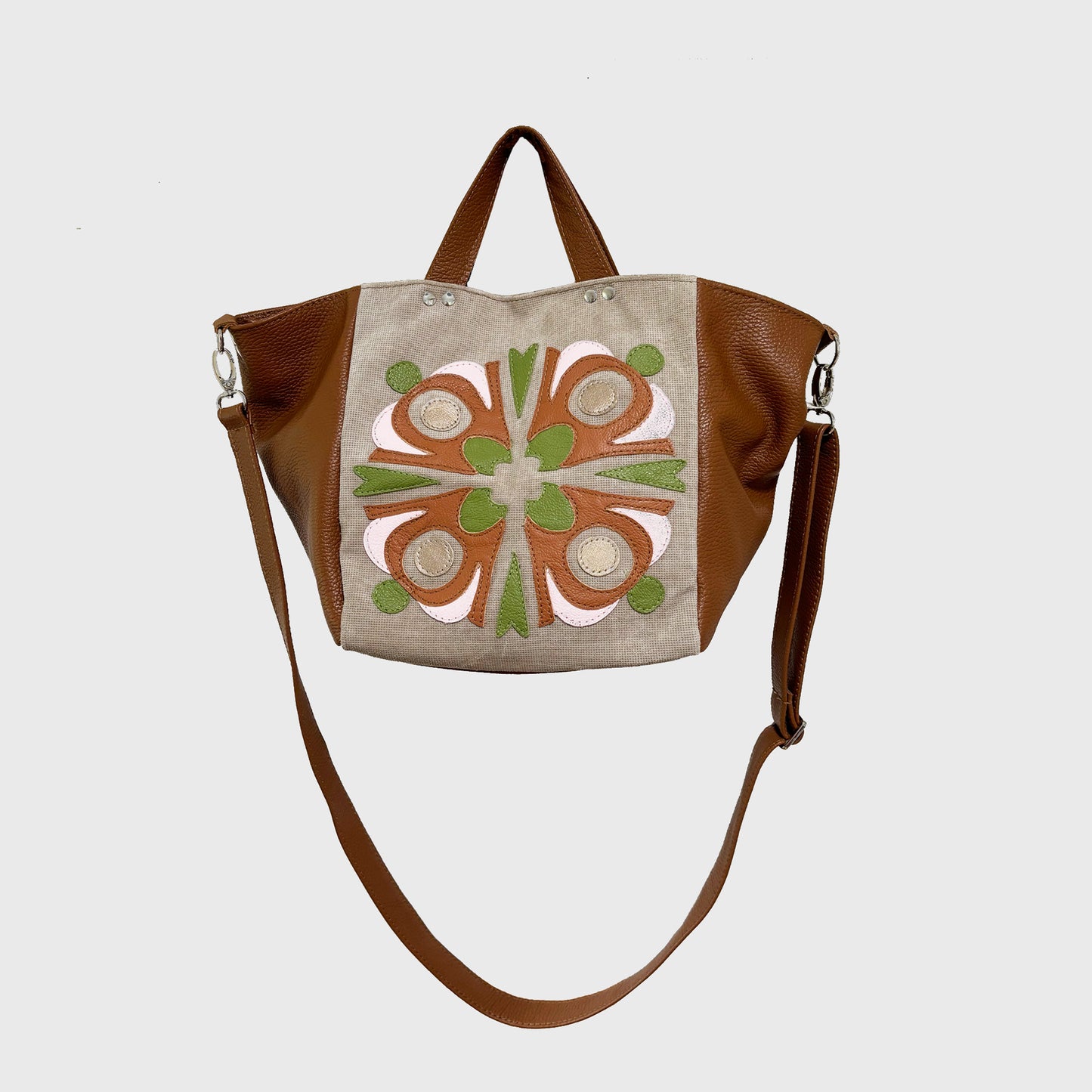 Crossbody Tote/ brown, applique