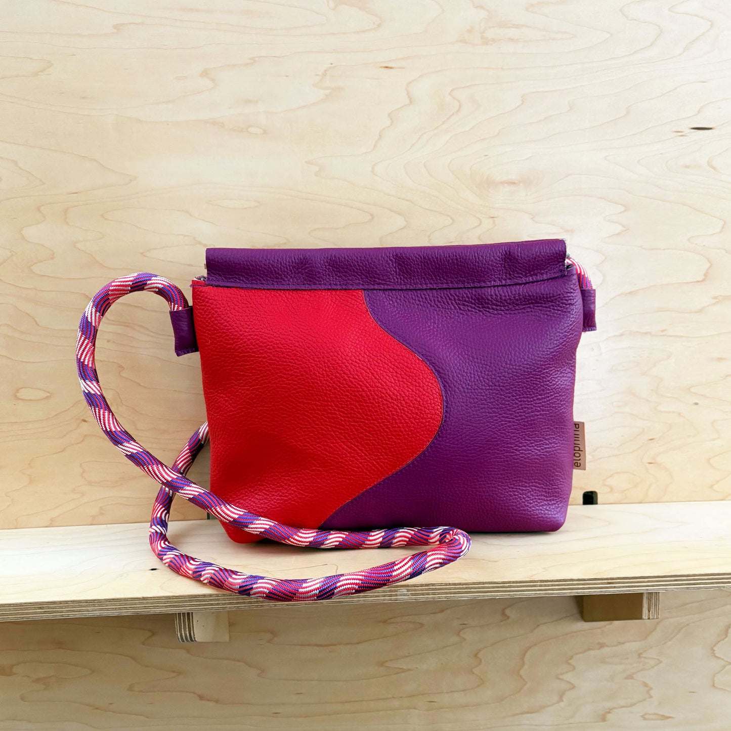 Bold 2 Tone Flex Frame Wave Crossbody Purse red/magenta