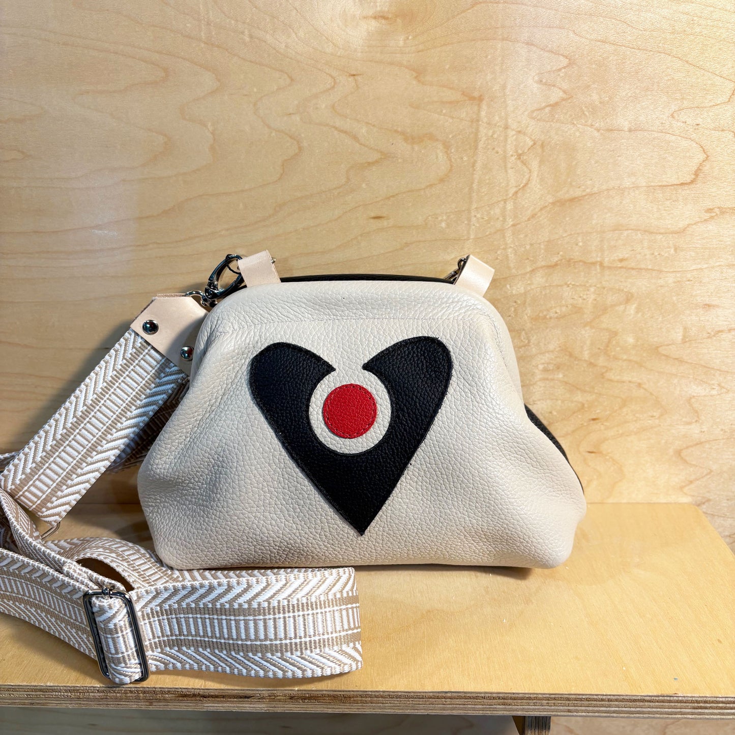 Mini Crossbody Clutch Purse off white/black