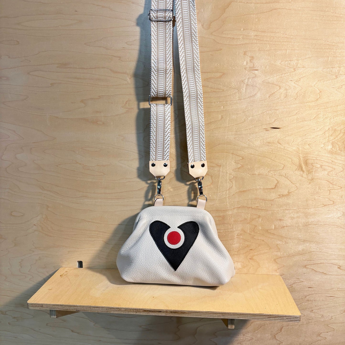 Mini Crossbody Clutch Purse off white/black